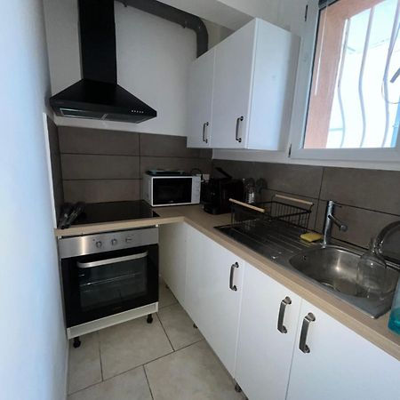 Charmant Bas De Villa Avec Terrasse A Proximite De La Plage Et Du Port Carqueiranne Zewnętrze zdjęcie