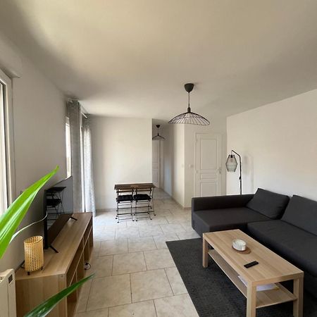 Charmant Bas De Villa Avec Terrasse A Proximite De La Plage Et Du Port Carqueiranne Zewnętrze zdjęcie
